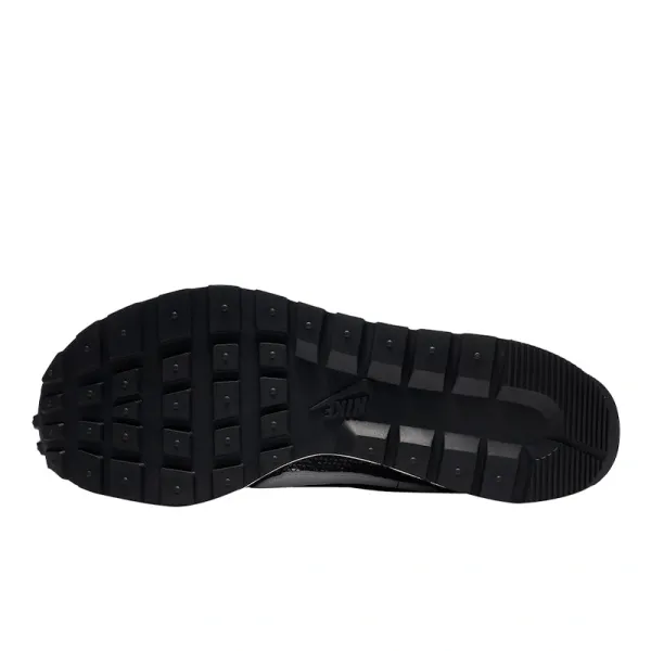 Nike Vaporwaffle sacai Black White CV1363-001
