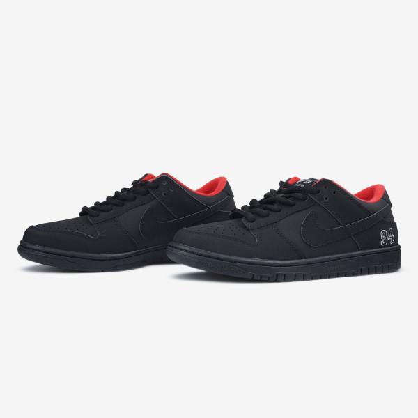 Supreme x Nike Dunk Low SB 'Black' HQ8487-001